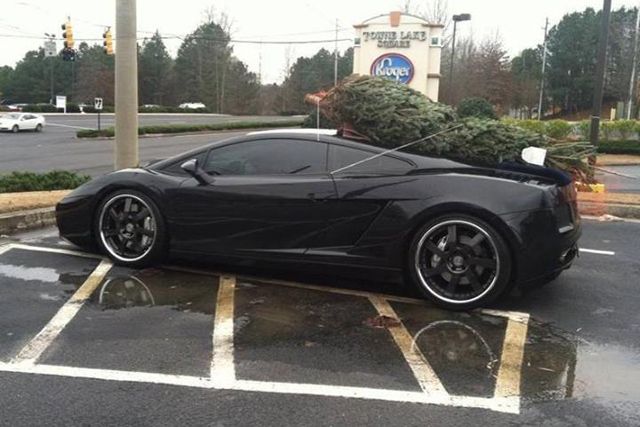 Tömegbaleset a jégpáncél miatt, 15 autó ütközött 1 Tömegbaleset a jégpáncél miatt, 15 autó ütközött 1