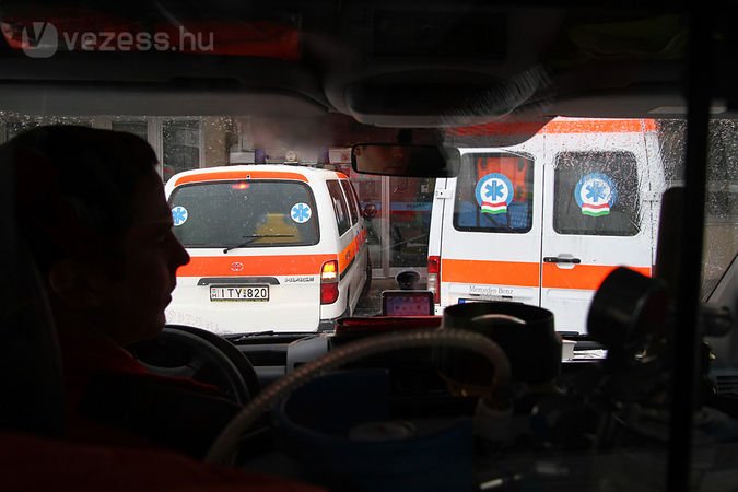 Baj van a mentőautókkal? 11