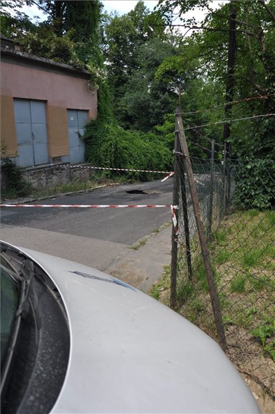 Nap képe – óriáskátyú Budapesten 4