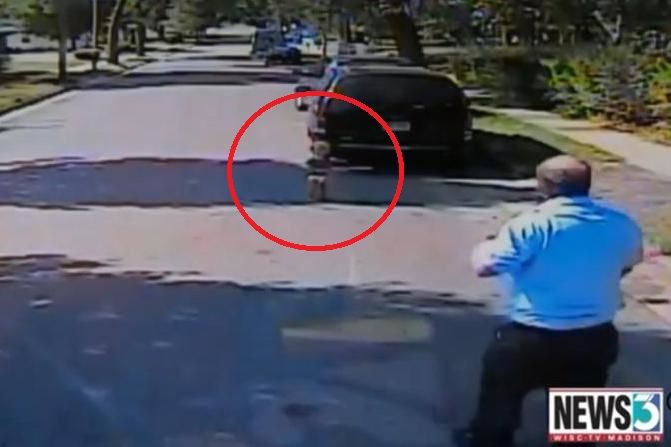 Három rendőrnek ajánlott orális szexet az autós 1