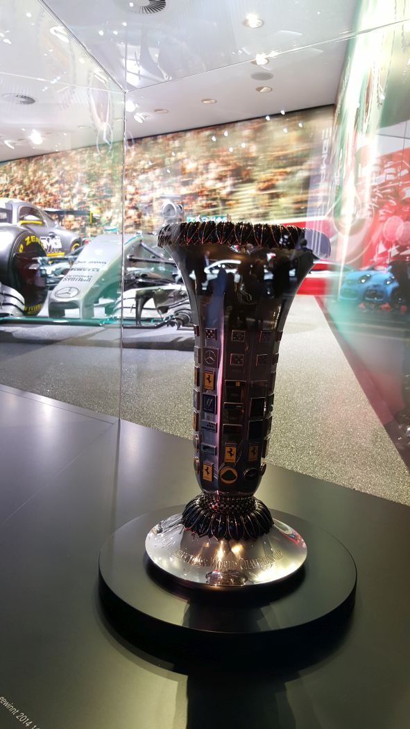 Akarod látni az F1-es vb-trófeát egészen közelről? 8