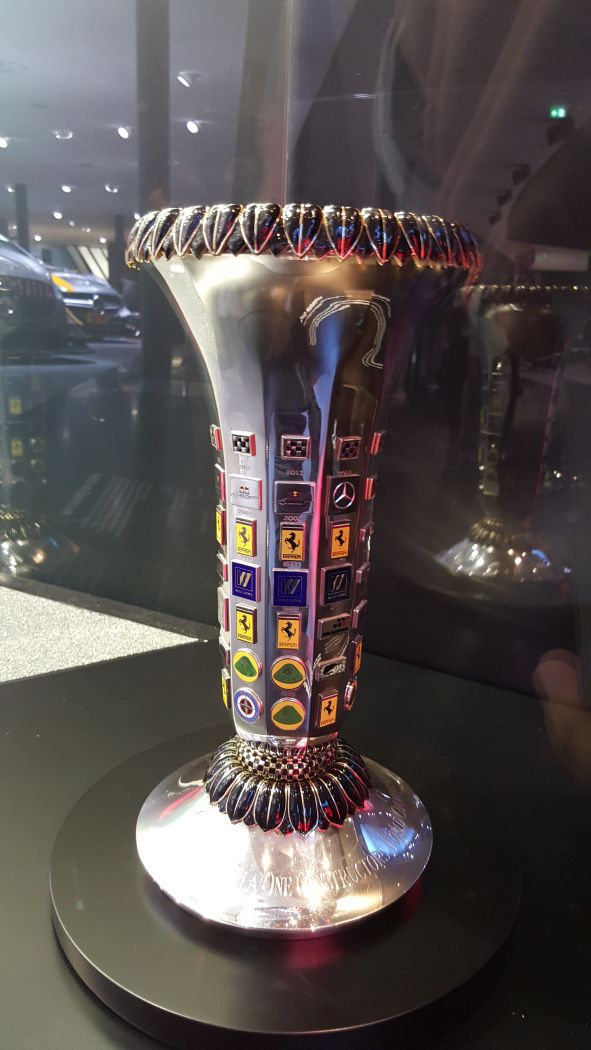 Akarod látni az F1-es vb-trófeát egészen közelről? 9