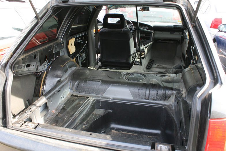 Spéci járgánnyal bukott le a cigicsempész 5