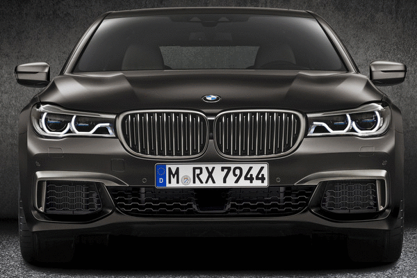 Ennél gyorsabb BMW 7-es nem volt még 8 Ennél gyorsabb BMW 7-es nem volt még 8